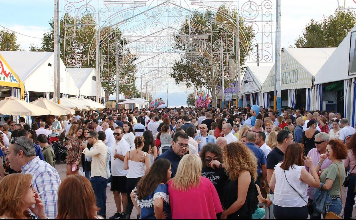 Ambiente en la calle de las casetas.