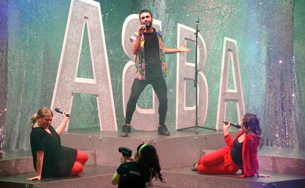 Espectáculo dedicado a Abba.