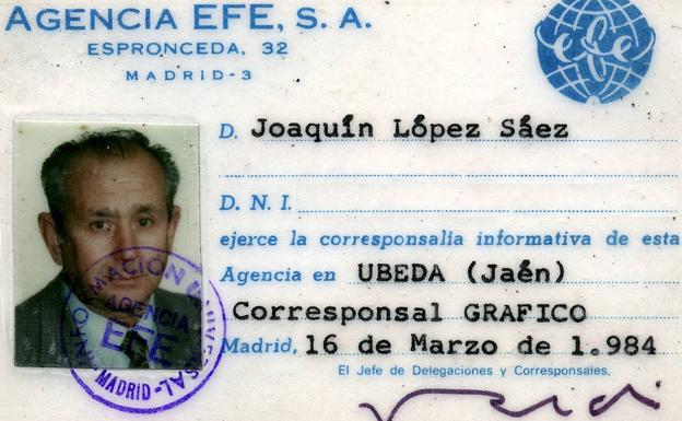 Acreditación de Joaquín López como corresponsal gráfico de EFE.