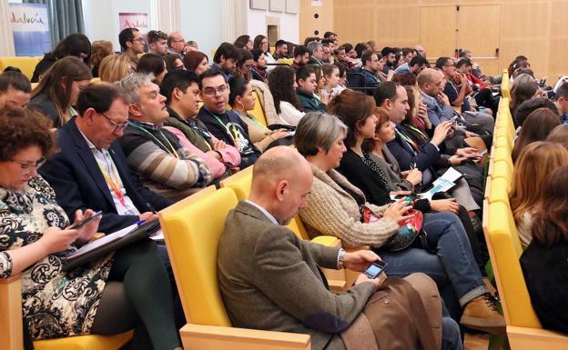 Imagen principal - Diferentes momentos del congreso.