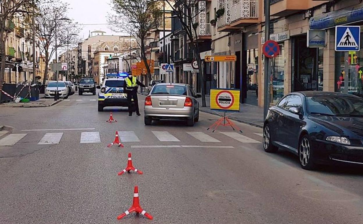 Control en una calle de Úbeda.