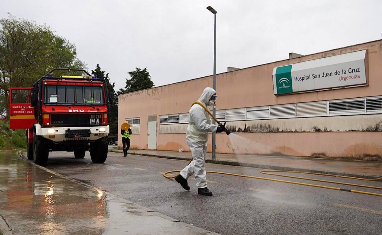 Intervención de la UME en el hospital de Úbeda.