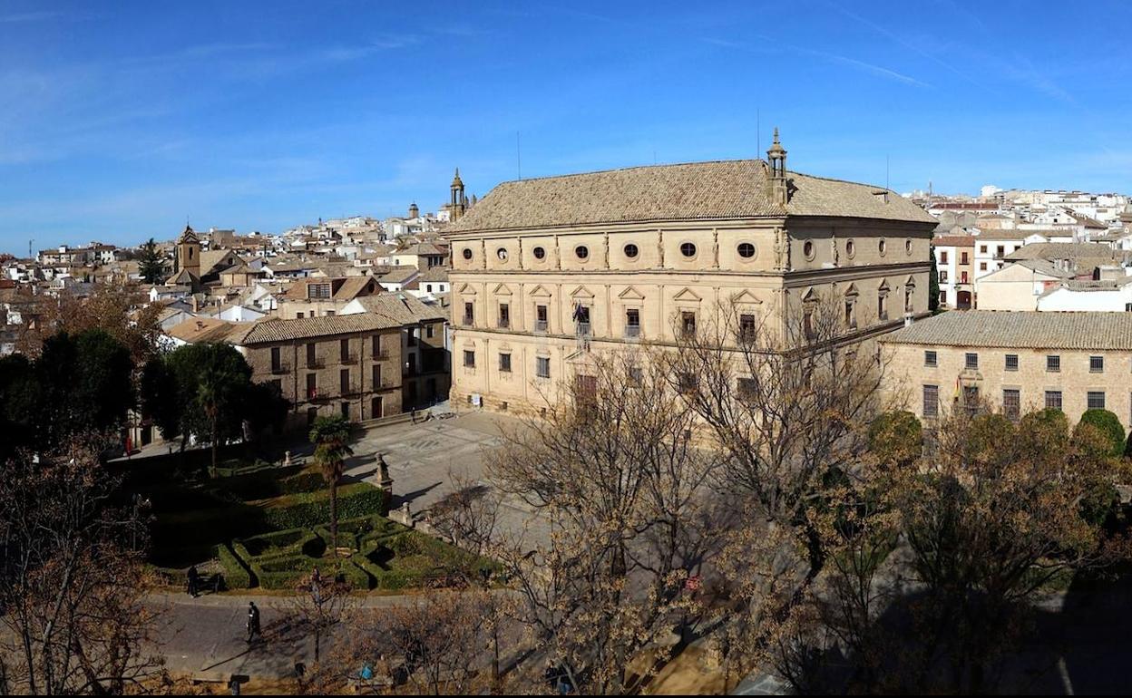 Vista del Ayuntamiento de Úbeda.