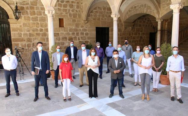 Imagen principal - Visita de Susana Díaz a Úbeda y Baeza.