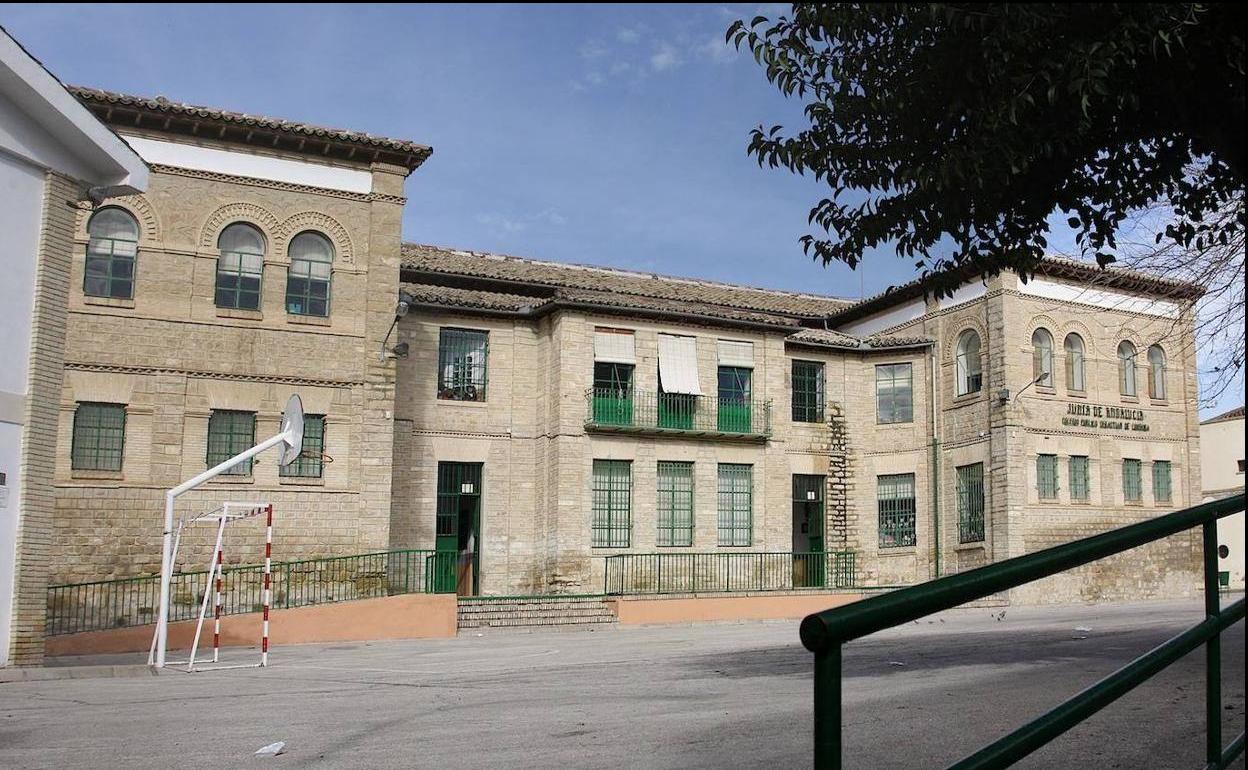 Anuncian cortes de calles para garantizar la seguridad a la entrada y salida de los colegios