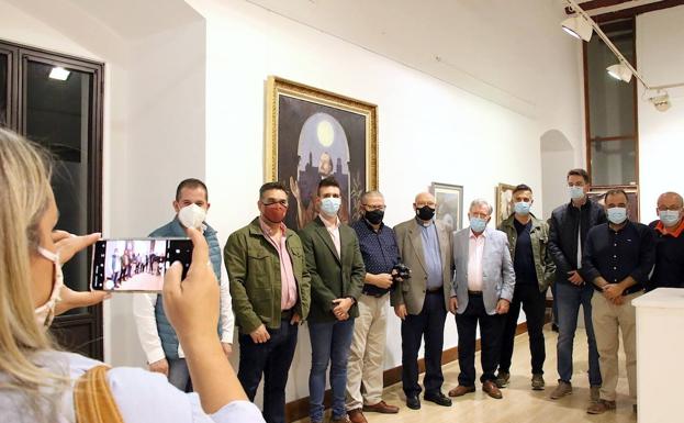 Imagen principal - Distintas perspectivas de la muestra.