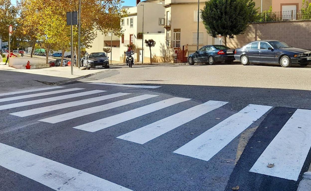 Segunda fase del proceso de repintado de las calles de la localidad