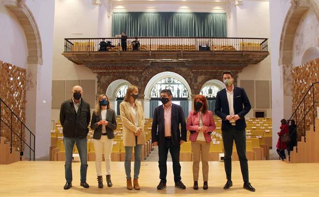 Visita al auditorio del Hospital de Santiago.