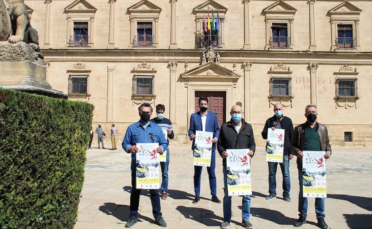 Una exposición para celebrar el cuarenta aniversario de la Asociación de Artesanos