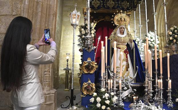 Imagen principal - La Virgen de Gracia en Santa María y el Cristo de la Pasión en Santa Clara.
