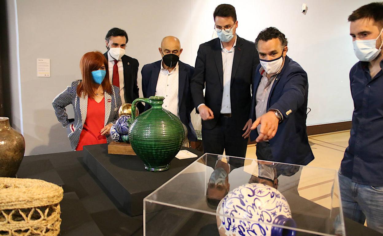 La Asociación de Artesanos celebra su cuarenta aniversario con una completa exposición