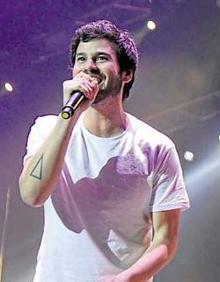 Imagen secundaria 2 - Lola Índigo, Los Secretos y Taburete.