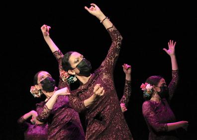 Imagen secundaria 1 - Varios momentos del espectáculo de la Escuela Municipal de Danza.