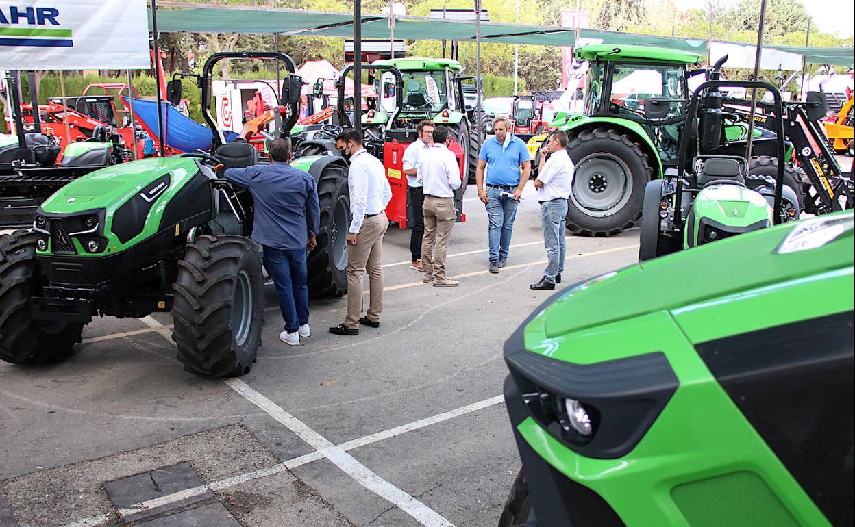 Vista de la Feria de Maquinaria Agrícola tras la inauguración.