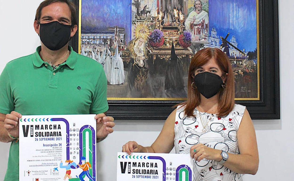 Luis Carlos Martínez y Antonia Olivares en la presentación.