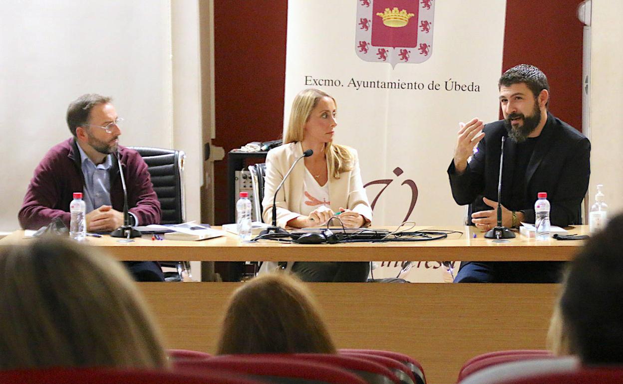 Manuel García Villacañas, Elena Rodríguez y José Chamorro.