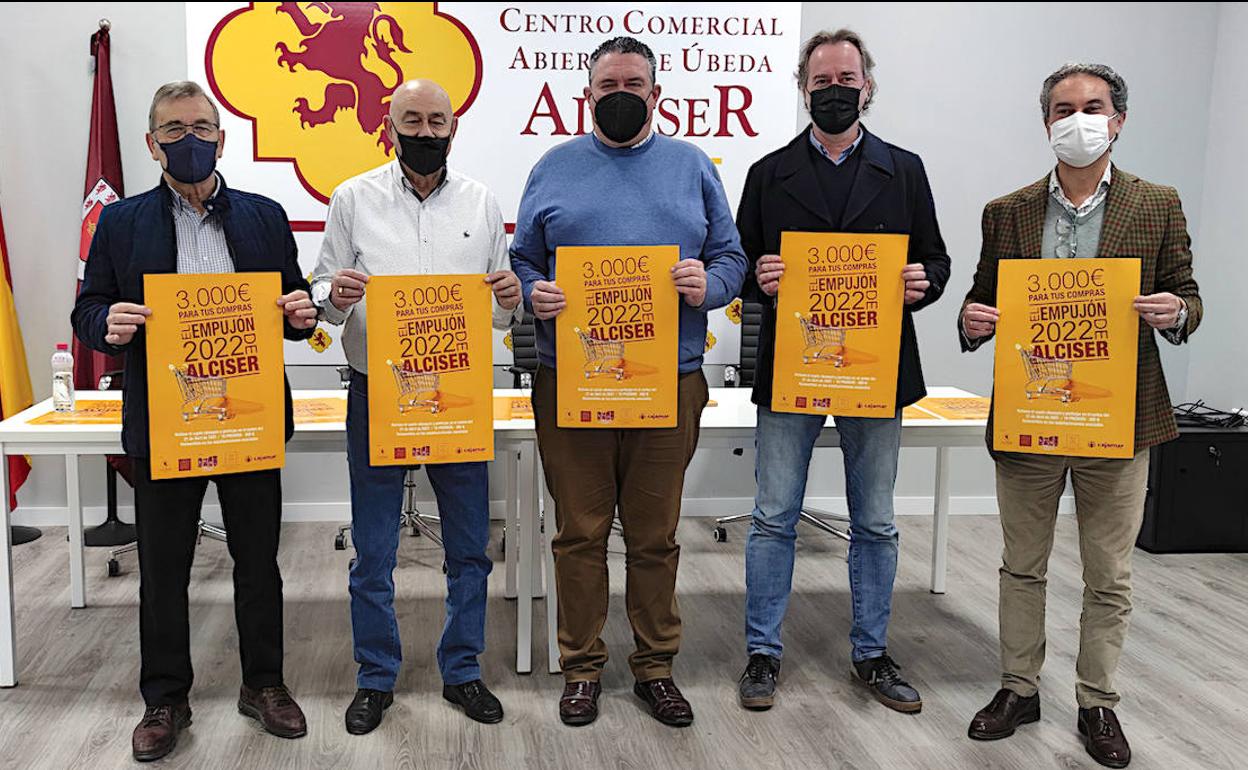 'El empujón' de Alciser repartirá 3.000 euros entre los clientes del comercio local