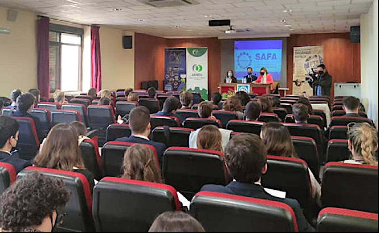 Safa Úbeda acoge la Liga de Debate Unijes coincidiendo con el año ignaciano