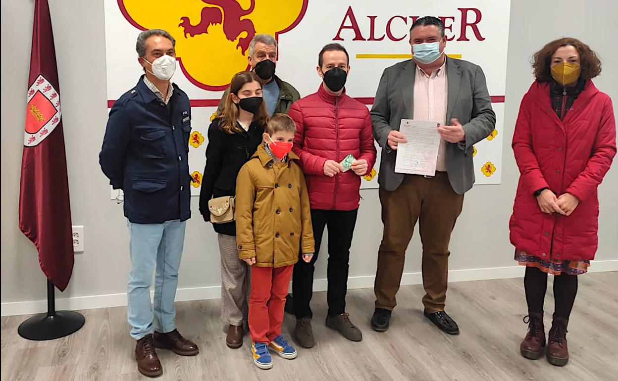 Alciser entregó el premio de su campaña 'Vuelve a comprar a Úbeda'