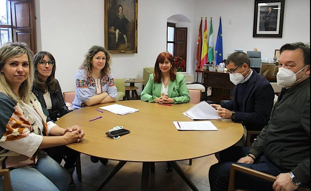 Acto de firma del convenio de colaboración.