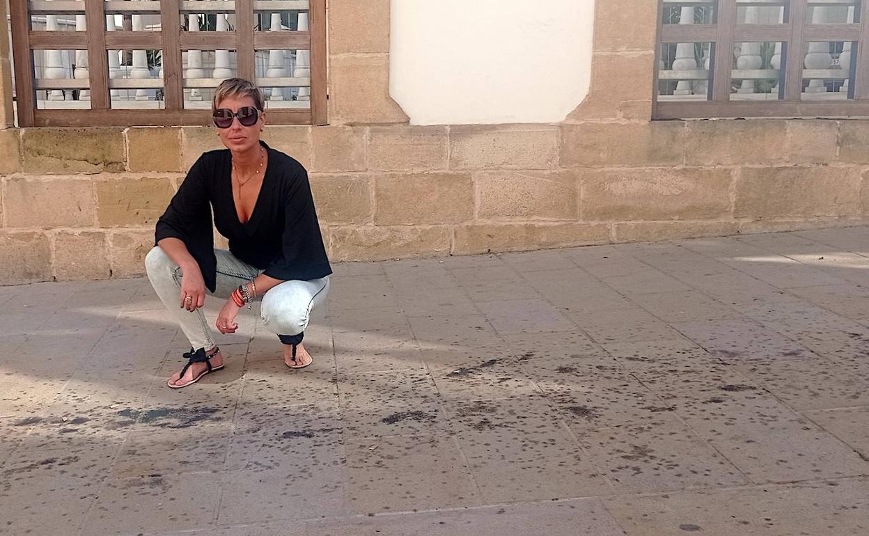 Chesca Martínez destacó que aún queda cera en la calle de la pasada Semana Santa.