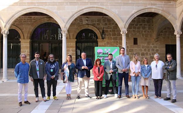 Imagen principal - Acto de inauguración, premio a Juan Toribio y charla de Álvaro Sobrino.