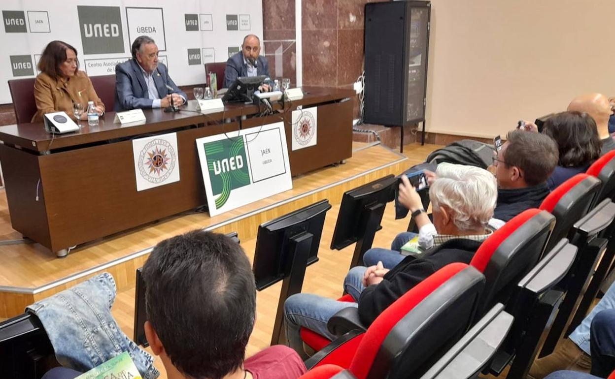 Jesús Maeso reivindica la memoria española en los Estados Unidos con 'La rosa de California'