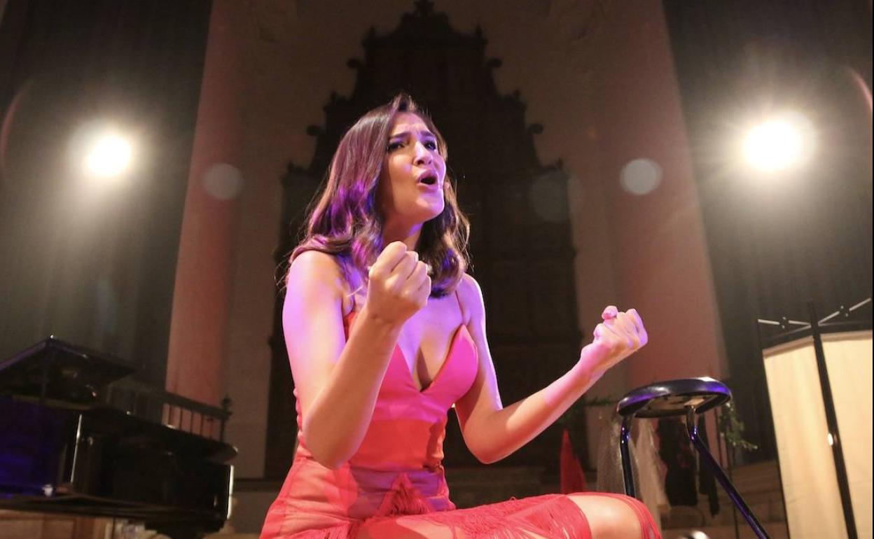 Ana Corbel en directo.