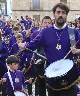 Imagen secundaria 2 - Buen ambiente durante el Certamen de Bandas de Cabecera
