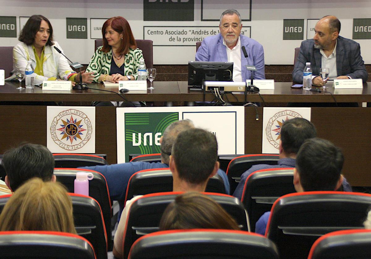 María Luisa Grande, Antonia Olivares, Jesús Maeso y Vicente Ruiz.