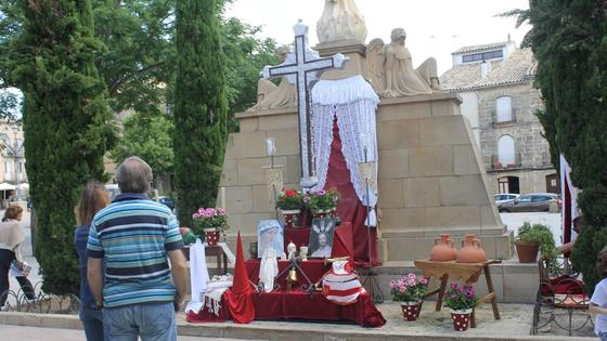 Ocho Cruces de Mayo ambientaron el casco histórico durante el fin de semana