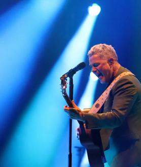 Imagen secundaria 2 - Varios momentos del concierto.