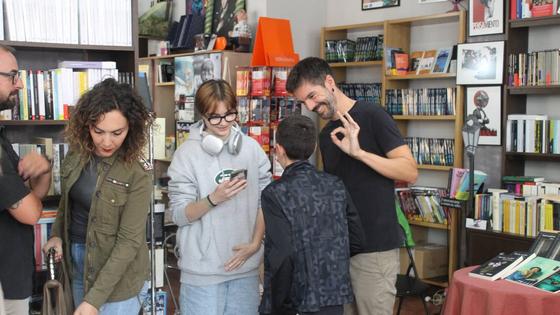 Alejandro Molina presenta su libro de relatos 'Luces prestadas'