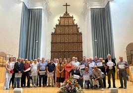 Foto de familia de los homenajeados en el acto desarrollado en Úbeda.