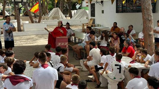 El campamento de la JAC celebra un día de actividades en honor a 'El viejo'