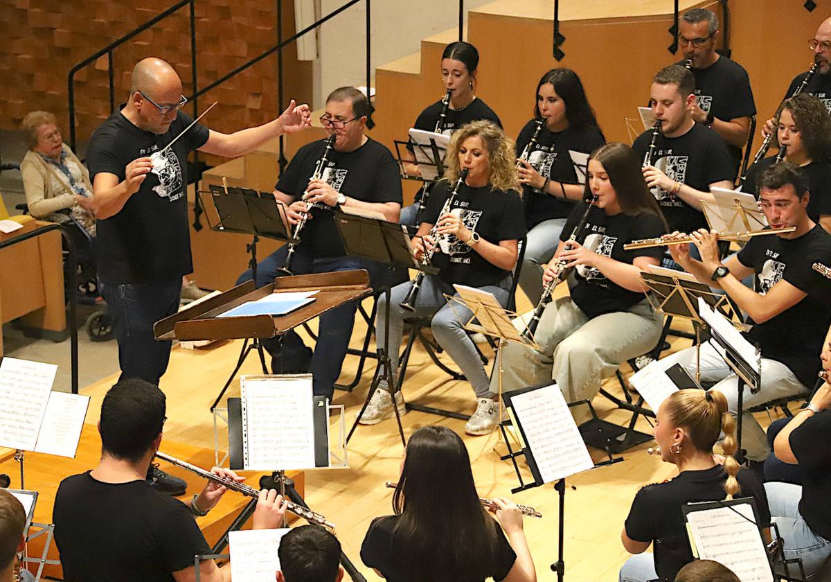 La Agrupación Musical Ubetense sonó por Sabina
