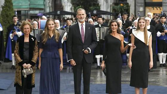 Leonor vistió de Moisés Nieto en la entrega de los Premios Princesa de Asturias