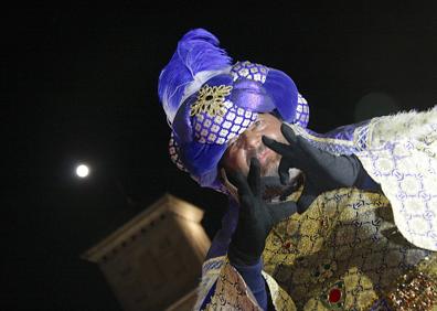 Imagen secundaria 1 - Varias imágenes de la cabalgata.