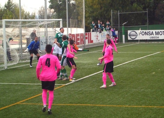 Derrota del Úbeda Viva ante el conjunto malagueño del Dos Hermanas
