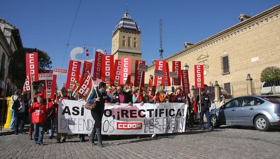 La plantilla del servicio de ayuda a domicilio sale a la calle a protestar