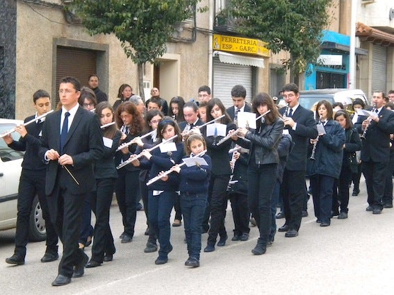 La banda joven de la Agrupación Musical empieza a alzar el vuelo