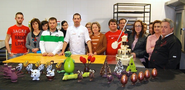 Curso de pastelería sobre elaboración artesanal de figuras de chocolate