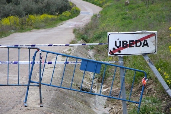 El PSOE critica el corte de un camino que fue reparado hace solo unos meses