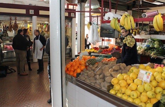 El Mercado de Abastos abrirá en horario de tarde dos días a la semana durante la campaña navideña