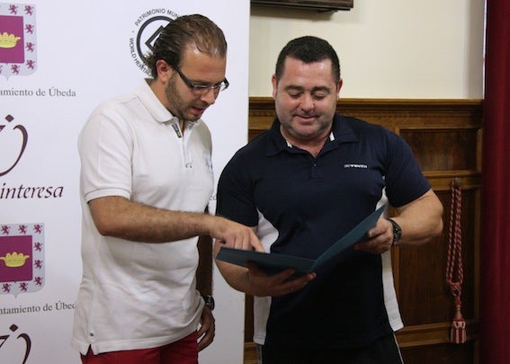 Una treintena de jóvenes desempleados podrán formarse en cuidados y ejercicio con personas mayores