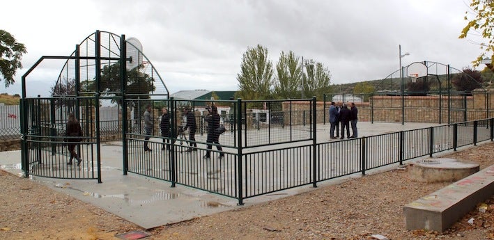 En marcha la nueva pista deportiva en el barrio del Comendador