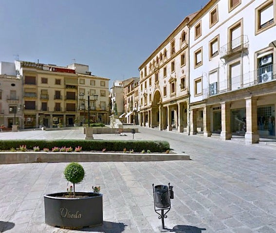 Atracada y herida con un cuchillo tras sacar dinero de un cajero por la tarde y en pleno centro