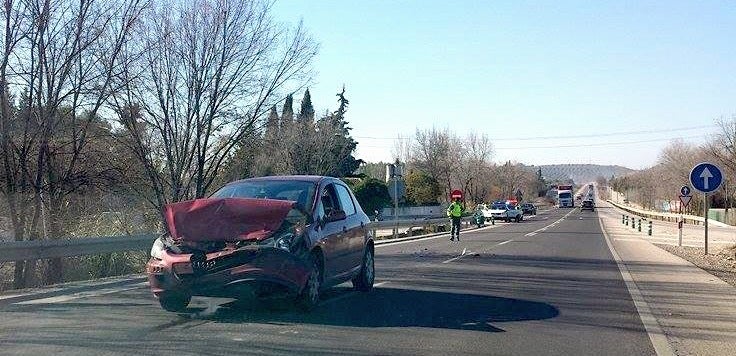 Colisión de dos vehículos en la recta que une Úbeda y Torreperogil