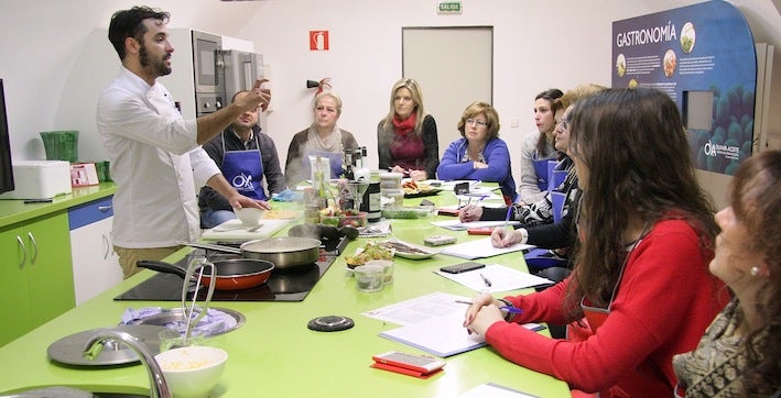 Nuevos talleres de cocina y repostería en el Centro Olivar y Aceite