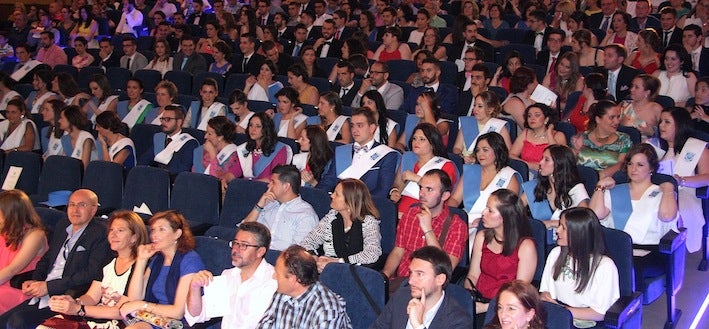 Graduación de la promoción 2011-2015 del Centro de Profesorado Sagrada Familia